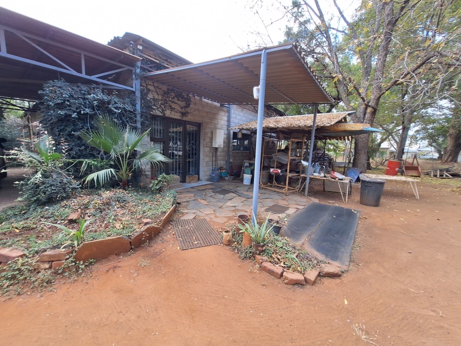 Commercial Property for Sale in Kroondal North West